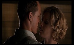 Elisabeth Shue hot showing us her cleavage while making out