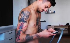 Tatooed romanian man proposition on the cam display