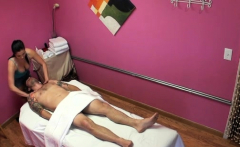 Client Gets Peculiar Massage By An Stunning Oriental Hottie