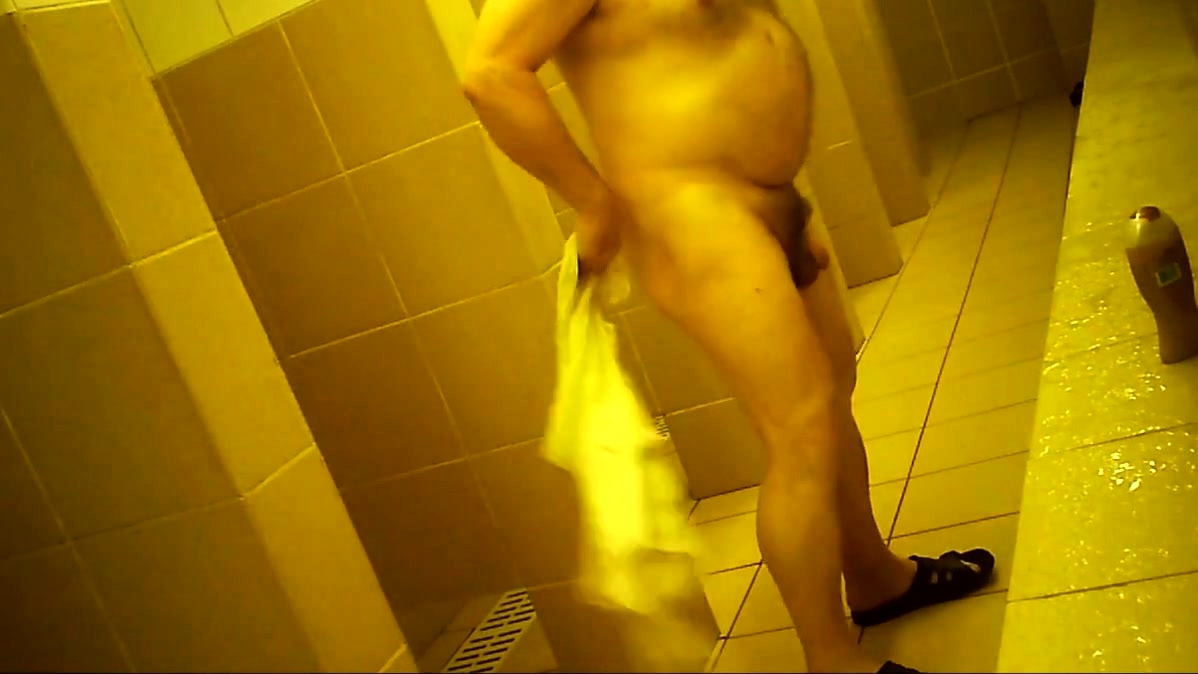 Naked Men In Public Pool Shower at Nuvid