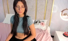 Hot Amateur Webcam Teen Masturbates For Their Fans